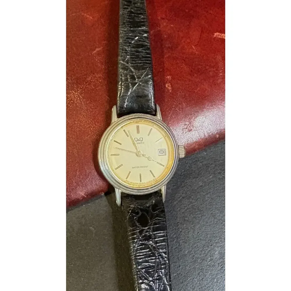 Woman's Citizen Q&Q Gold Tone Quartz Watch, Date, Leather Band, New Battery